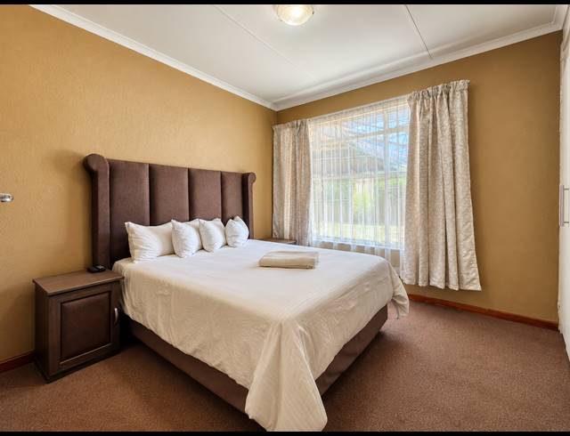 2 BEDROOM TOWNHOUSE FOR SALE IN THREE RIVERS